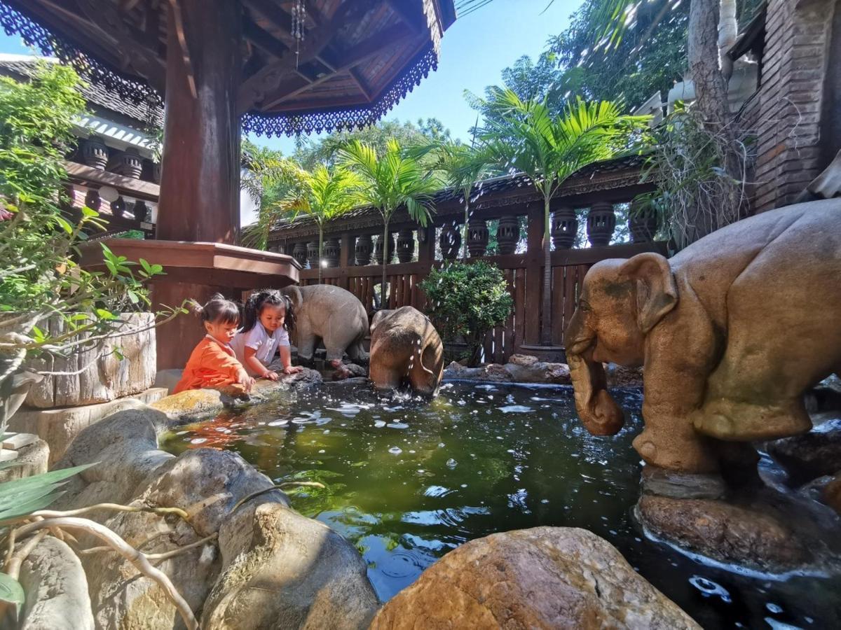 Baanthep Antique Homestay Phrae Buitenkant foto