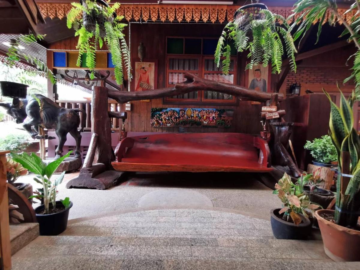 Baanthep Antique Homestay Phrae Buitenkant foto