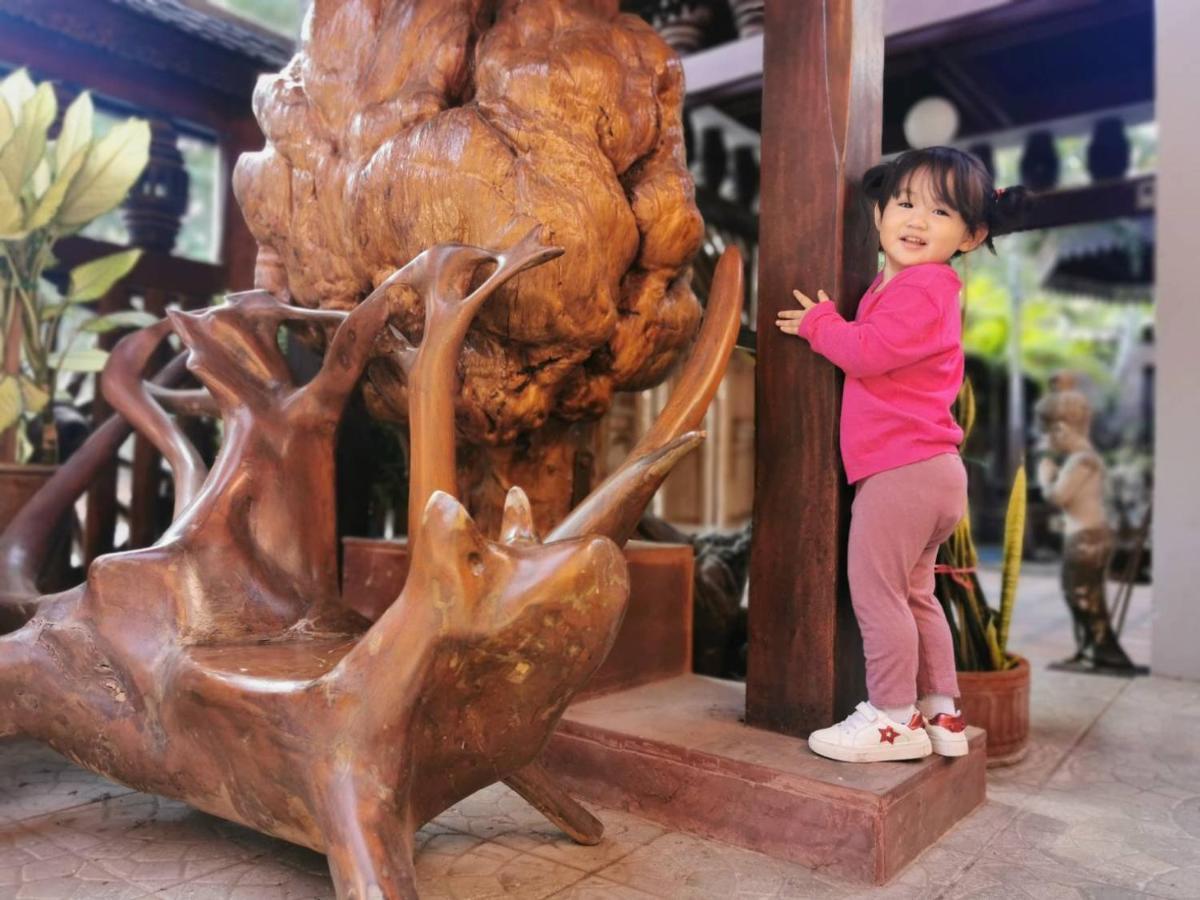 Baanthep Antique Homestay Phrae Buitenkant foto