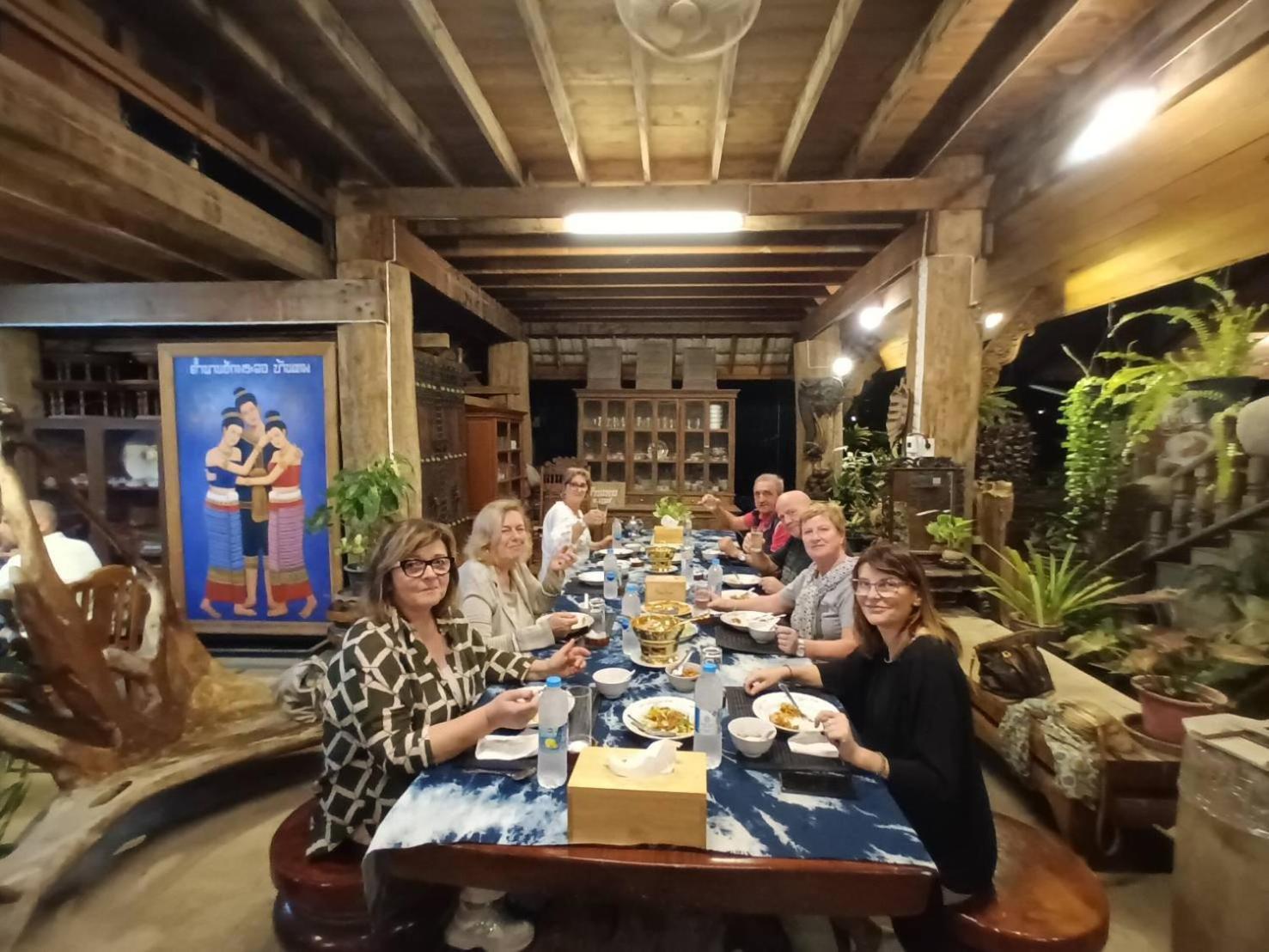 Baanthep Antique Homestay Phrae Buitenkant foto
