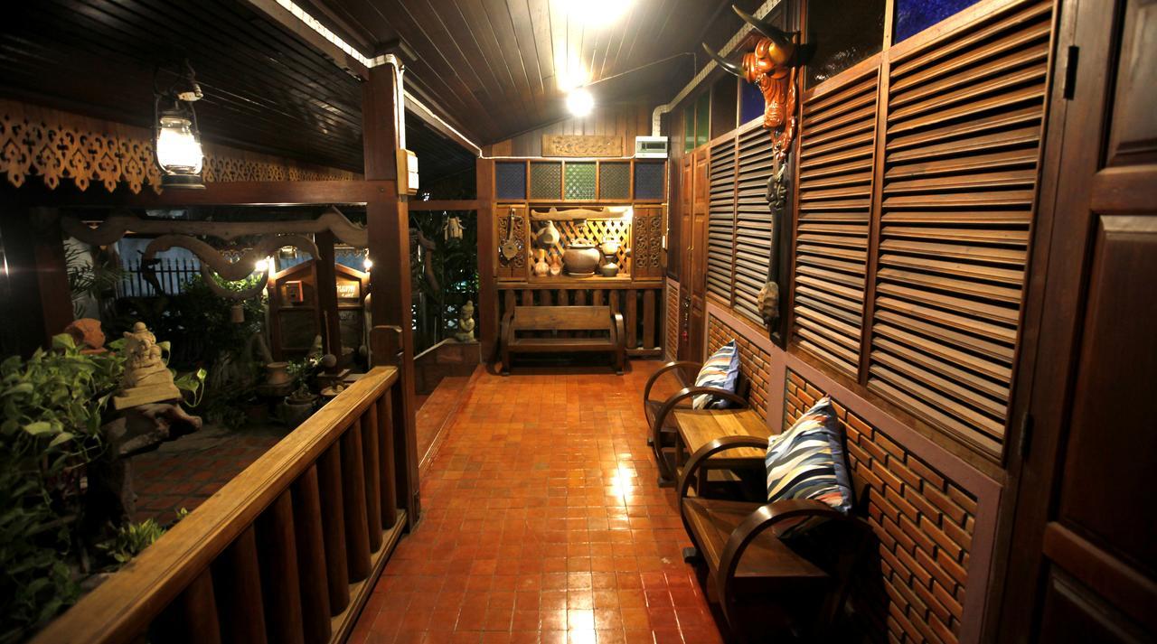 Baanthep Antique Homestay Phrae Buitenkant foto